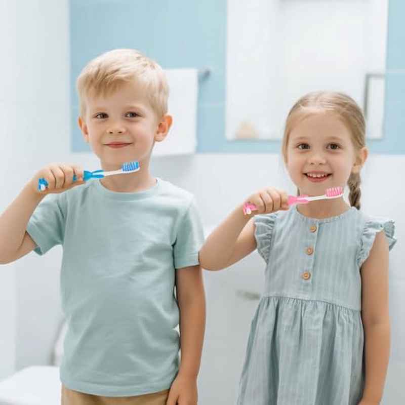 100 Pack Bulk Toothbrushes Bulk Pack - Individually Wrapped Disposable Toothbrush Suitable for Oral Care, School, Travel | Soft Microfiber Bristles, Non-Slip Handle & Suction Cup Cover | 4 Colors (25 Each) for,, Hygiene